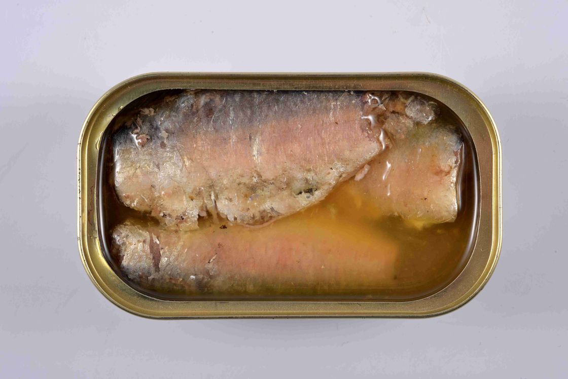 기름에 있는 낮은 나트륨 통조림으로 만들어진 정어리 생선, 소금 포장된 정어리 패스트 푸드