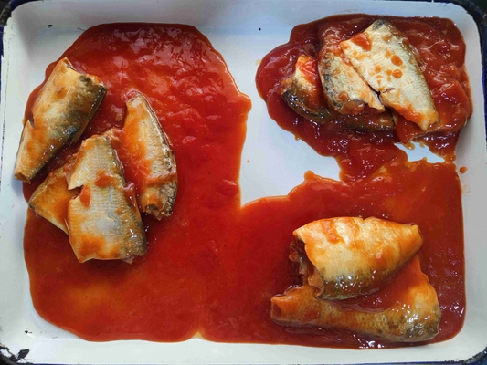 토마토 소스 에 담긴 맥레리 - 맛있고 영양 이 풍부한 간식